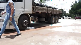 Caminhoneiro safado&excl;